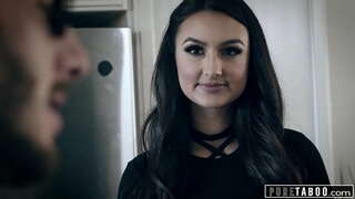 Eliza Ibarra Este Un Avocat Care Are Nevoie De Pula