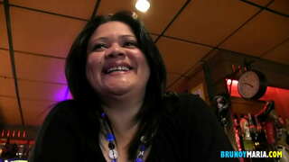 On će organizirati test za bachelorette party, zagrijte djevojka je mladenka i često se ševe.