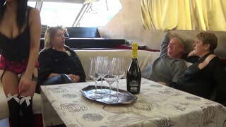 ���ામવાળી બાઈ બધું કરવા માટે....