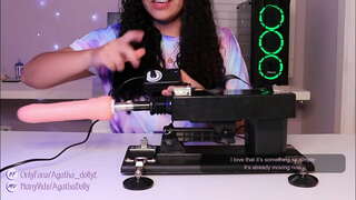 ORGASMO EN CHORROS CON MI MAQUINA SEKSUEL - AGATHA DOLLY