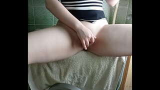 Qız qalın ölünün olur orgazm azn paltaryuyan maşın və vibrator