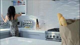 PureMature মার্টিনি চালু সঙ্গে সুন্দরি সেক্সি মহিলার