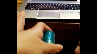 Gwylio porn yn y cartref ei ben ei hun gyda fy dildo...