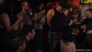 ���રાજય અને ટોટી ચૂસીને કરવામાં કેટલાક બારમાં યુરો શ્યામા ગુલામ