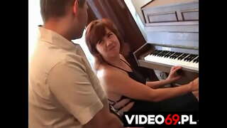 Darmowe filmy erotyczne - Wariacje muzyczno-erotyczne - wyst&amp;#281;puje Julia [ Podrywacze ]